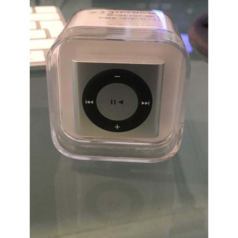 Brand New Silver IPod shuffle 