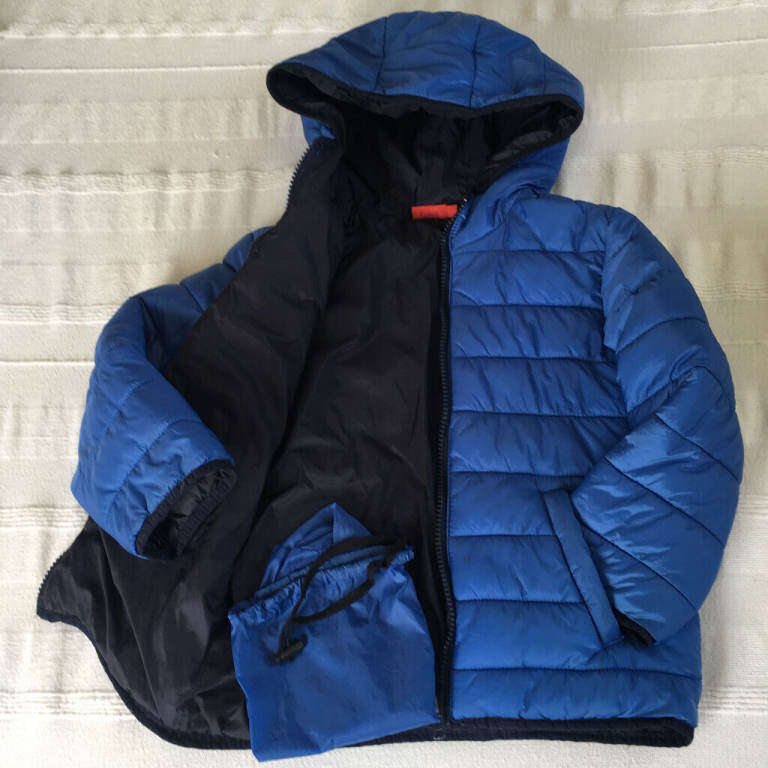 Packaway jacket + bag. Tissaia hooded, padded, blue. Small age 6. Can post. £4 ovno.