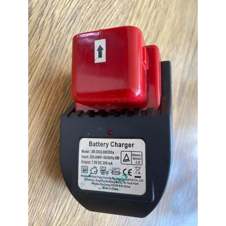 Battery charger model: XR-DSQ 080200a