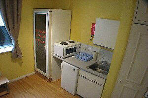 STAMFORD BROOK-  CUTE SINGLE STUDIO 