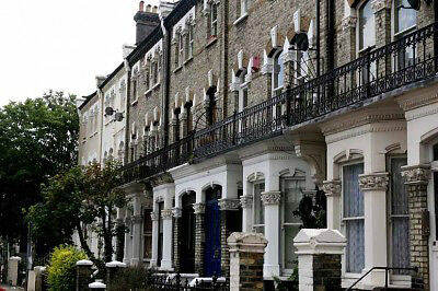 MEDIUM SIZE DOUBLE ROOM FOR ONE PERSON- WEST KENSINGTON