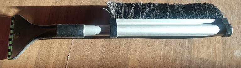 image for WINDOW SCRAPER - EXTENDABLE WITH BRUSH