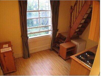 'NOTTINGHILL GATE /WESTBOURNE PARK TUBE- Self Contained Studio with Mezzanine, bathtub and shower,
