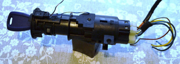 2005 FIAT PUNTO IGNITION SWITCH/LOCK BARREL WITH KEY.