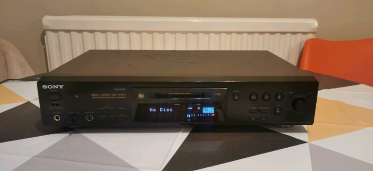Sony MDS-JE780 mini disc player 