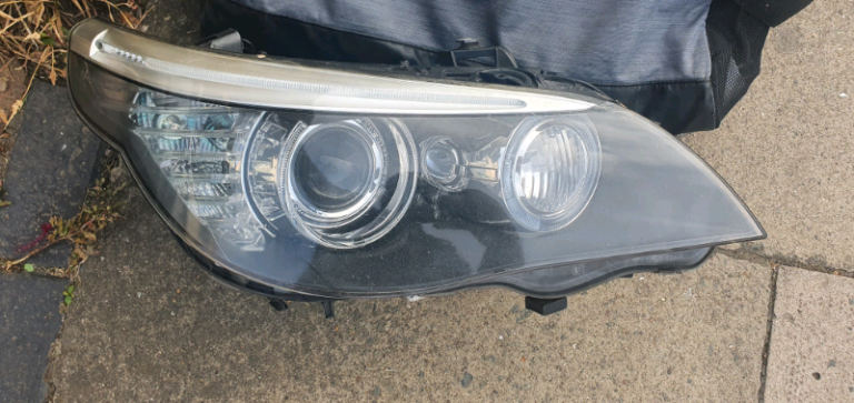 BMW 5 SERIES - E60/ E61 - XENON HEADLIGHT - DRIVERSIDE - COMPLETE