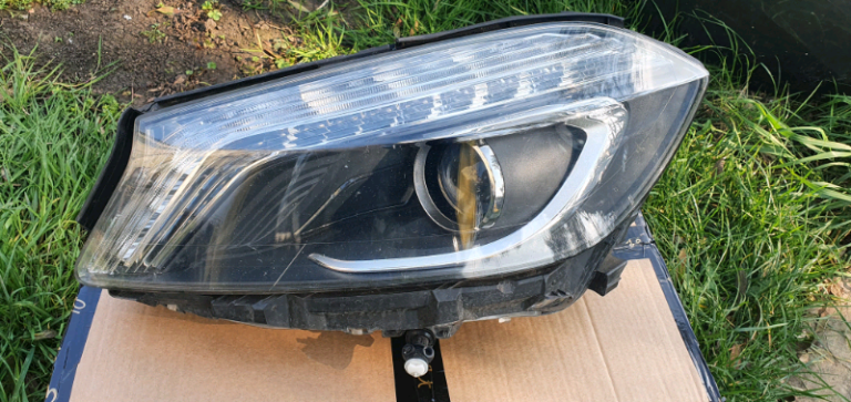 image for MERCEDES - W176 - XENON HEADLIGHT - PASSENGERSIDE - COMPLETE