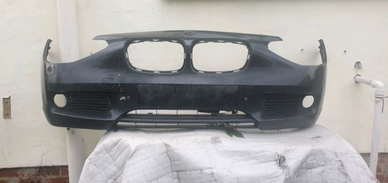 BMW 1 SERIES - F20/ F21 - FRONT BUMPER - SE - WITH PARKING SENSORS