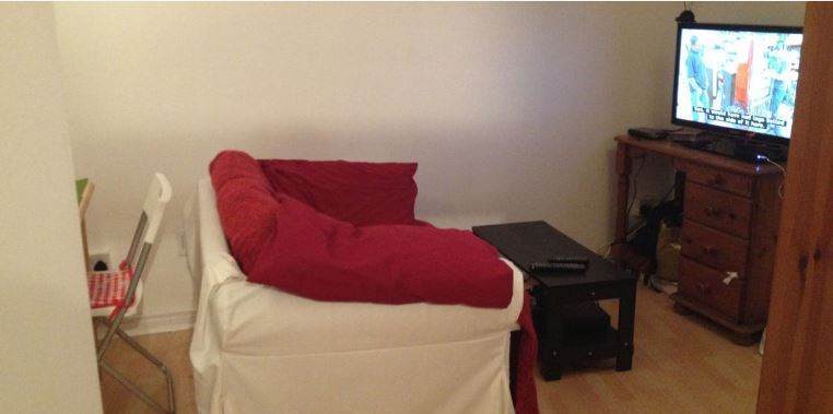 TRENDY LARGE SINGLE ROOM  WITH FREE WI FI - DOLLIS HILL