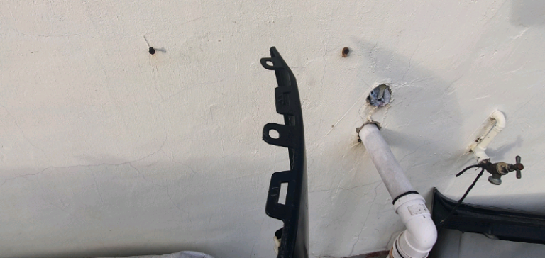 BMW i8 - COMPLETE BUMPER - WITH CAMERA AND SENSORS