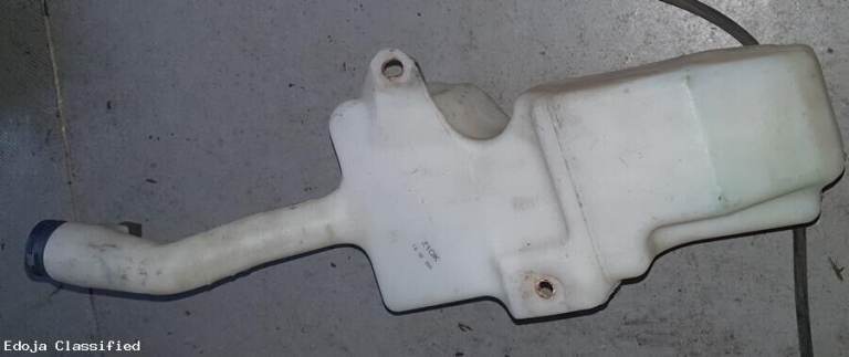 Ford KA Washer Bottle And Pump 2010