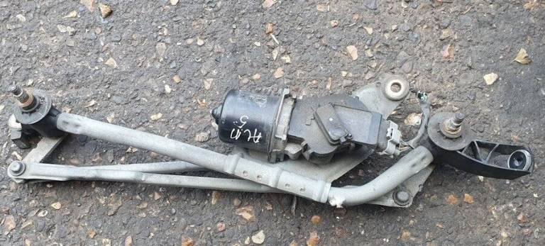 Nissan Almera Wiper Motor & Linkage 2005