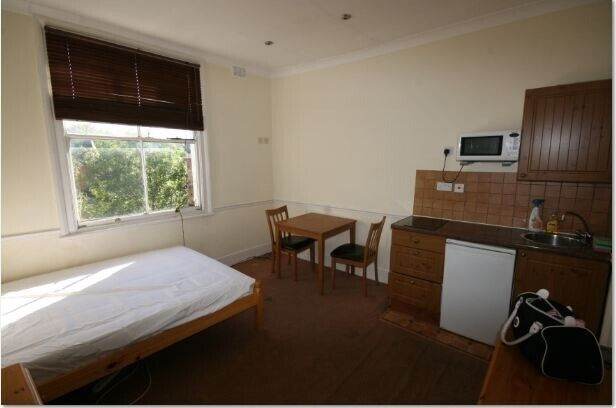 'ZONE 1 - SELF CONTAINED STUDIO AT W11 - NOTTINGHILL/WESTBOURNE PARK