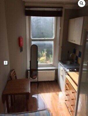 'ZONE 1 LITTLE STUDIO WITH FACILITIES AND NEAR SHOPS AND SUPERSTORES. IN KENSINGTON AREA