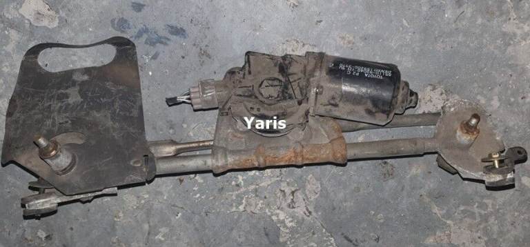 Toyota Yaris Wiper Motor & Linkage 2003