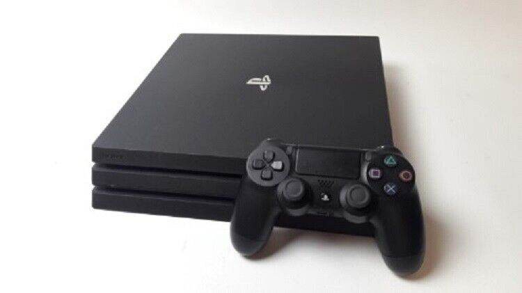 Playstation 4 PRO 1TB Console with controller 