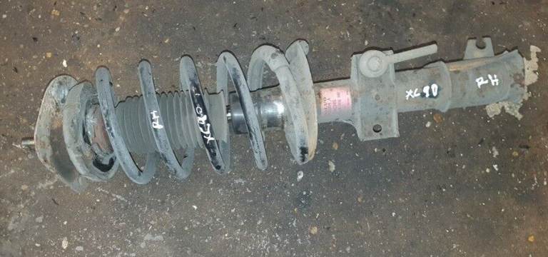 Volvo XC90 D5 2.4 Right Side Front Shock Leg 2005