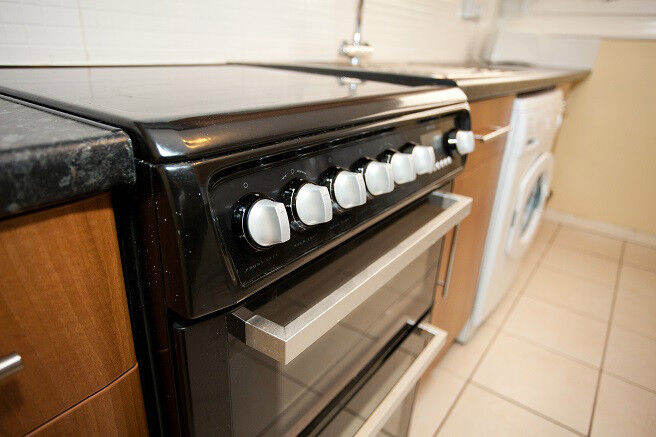 Move in Today, No long Contract, Contractors and Workers 300 Pounds a Week whole house