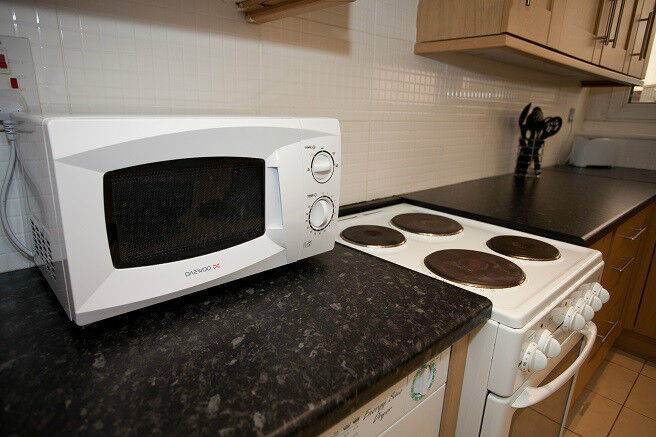 Move in Today, No long Contract, Contractors and Workers 300 Pounds a Week whole house