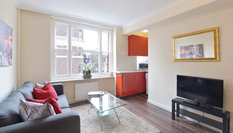 Short Term Let. Furnished studio in Regents Street available now!!