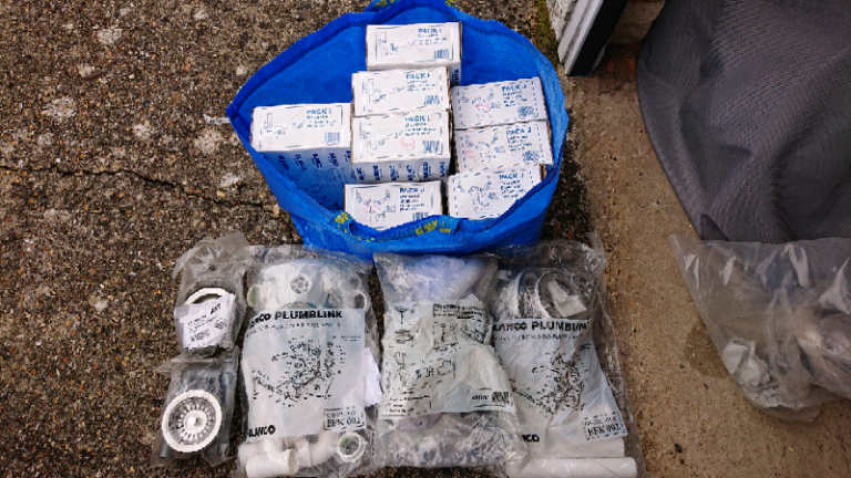 Job lot of universal plumbing sink waste kits 