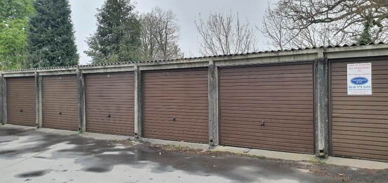 Garage/Parking/Storage to rent: Jordans Close off Beatty Avenue, Guildford GU1 2PA 