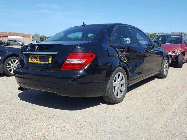 BREAKING FOR PARTS MERCEDES C220 CDI  6 SPEED MANUAL BLACK