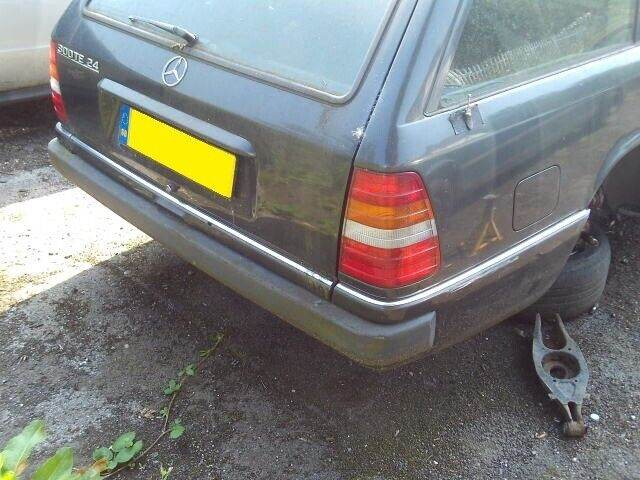 MERCEDES W124 E CLASS ESTATE REAR BUMPER £95 