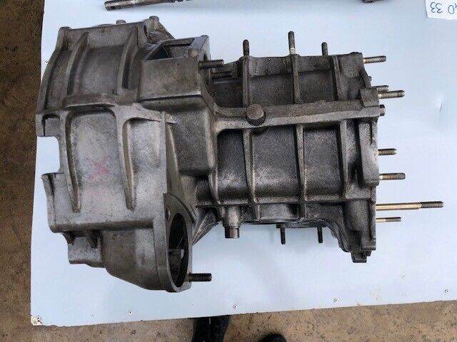 Gearbox housing and covers for Porsche 964