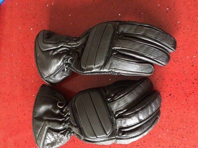 Motorcycle gloves black small size from Apache Leathers good condition