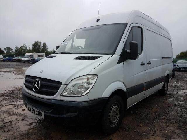 BREAKING FOR PARTS MERCEDES SPRINTER 2011 2.1 CDI WHITE