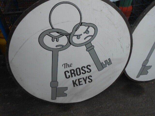 Original metal Pub sign Man cave  CROSS KEYS  table top Sign etc 