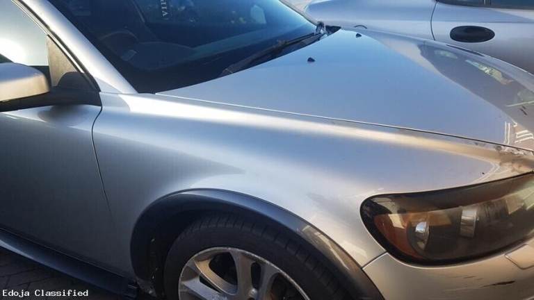 Volvo C30 Right Side Front Wing In Silver Colour 2007