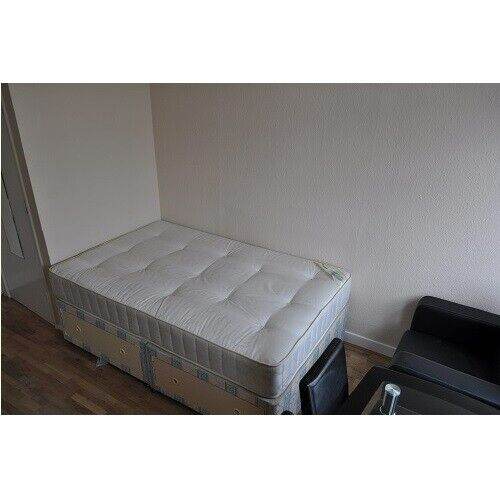 Double Semi-Studio To Rent Matheson Road, West Kensington/Barons Court W14 8SN