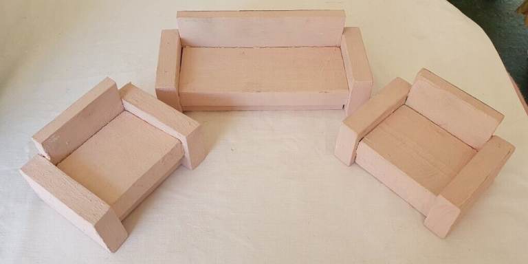 Doll's house furniture 