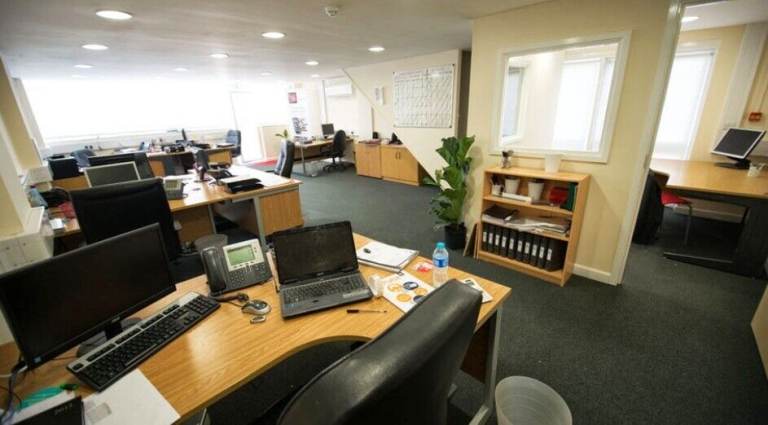 *Offices in Milton Keynes, No agent fee. Book a viewing today 