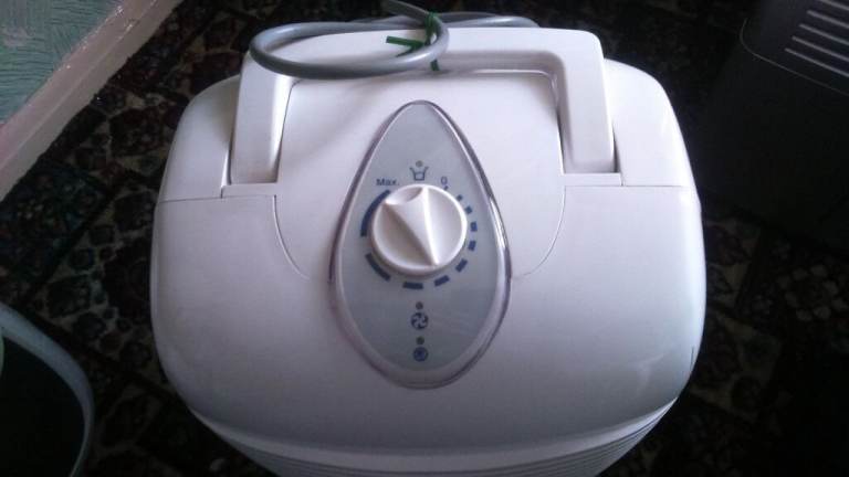 household dehumidifiers very clean good working condition 10ltrs lots 