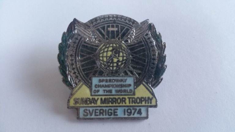 Sunday Mirror trophy sverige champions 1974 motorcycle badge