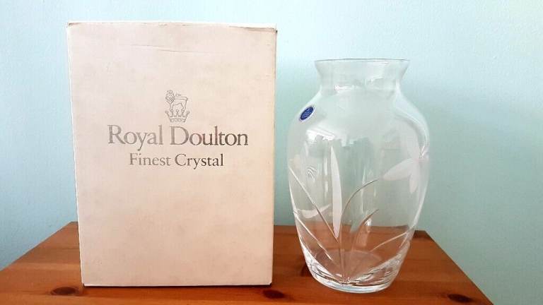 Vintage Royal Doulton finest crystal vase