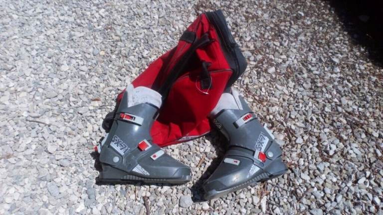 Salomon SX71 ski boots 