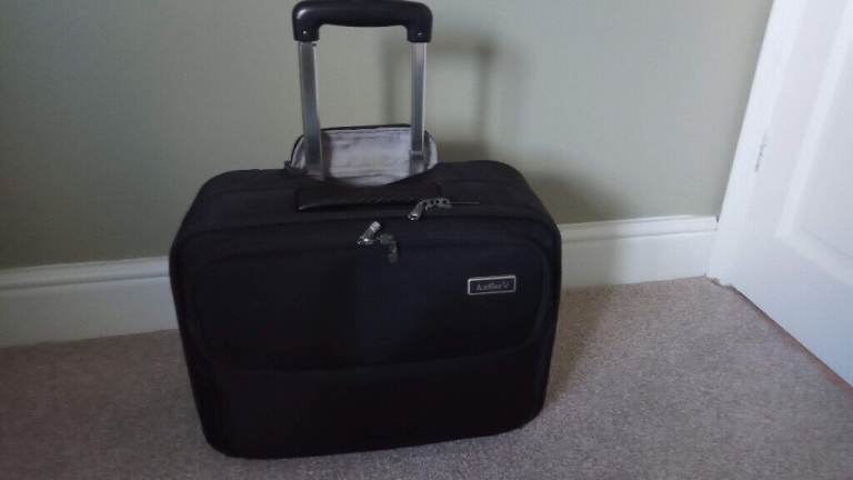 Antler-Executive overnight Pilots/office case on wheels