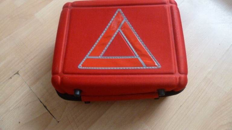 EMERGENCEY CAR BRAKEDOWN KIT 