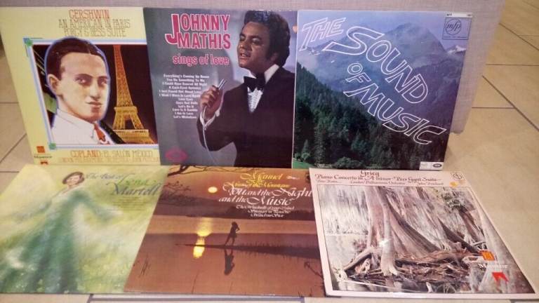 22 Vinyl records - easy listening and classical