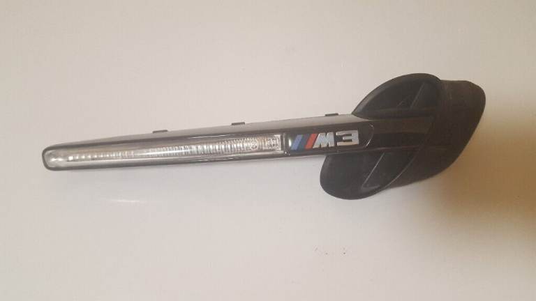 BMW 3 SERIES - M3 - WING  FENDER INDICATOR - E92/ E93 - DRIVERSIDE