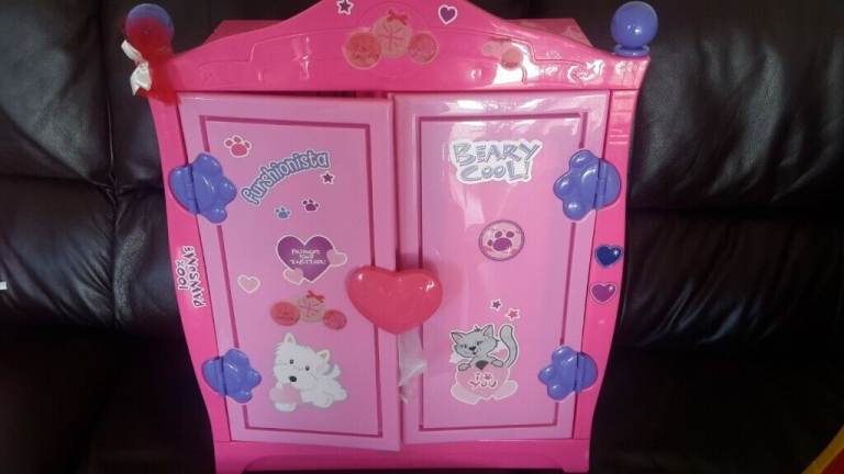 Girls build a bear wardrobe and shoe case