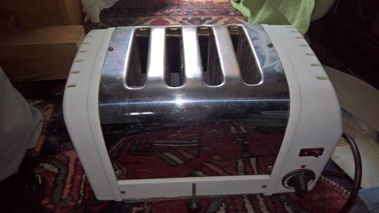 toaster  Dualit 4 slice white ends