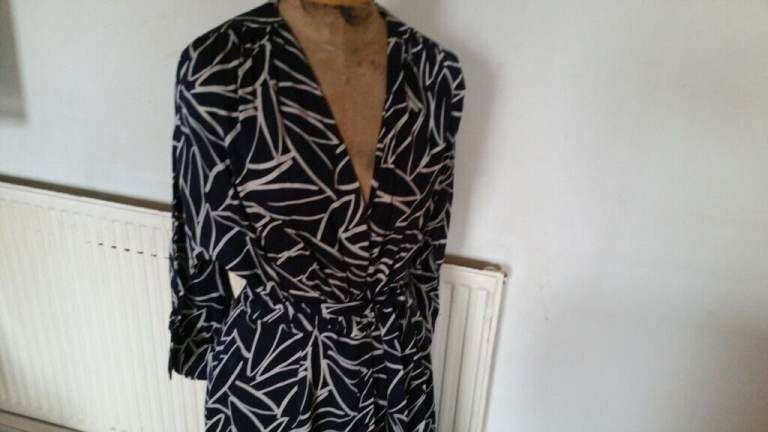 BESPOKE Vintage Handmade Silk Long Sleeve  Dress. Ex Cond Size : S  / M 