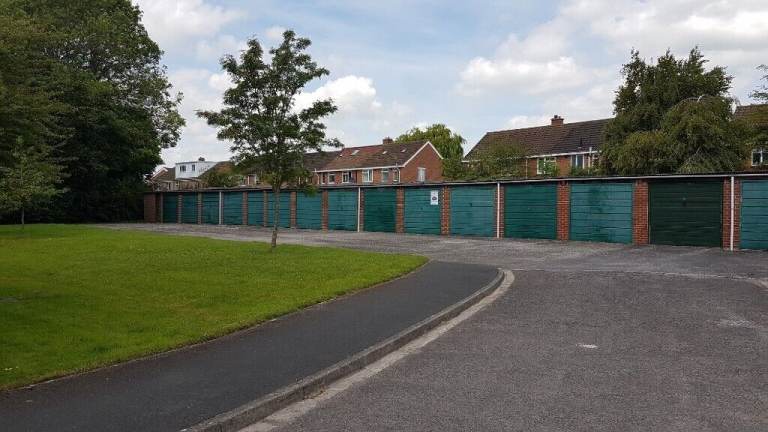 Garage/Parking/Storage to rent: Honor Close, Blenheim Road, Oxford OX5 2HP, NEW ROOFS FITTED