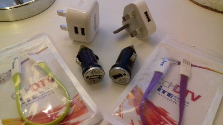 2 Mains USB Plug Chargers & 2 In Car USB Chargers plus Cables