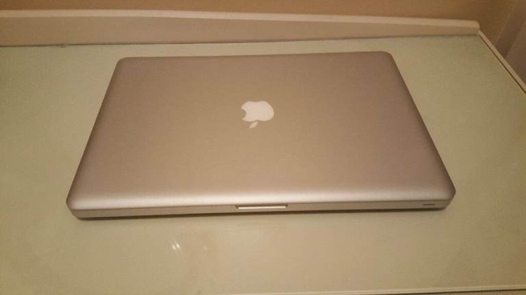 Apple Macbook Pro 15 inch 2.2GHZ INTEL I7 - 500GB SSD - 8GB RAM
